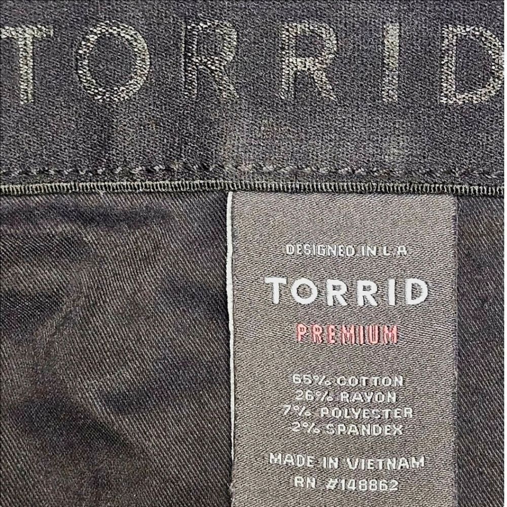 TORRID Premium Sky high skinny Jeans plus size 24 distressed Stretch black NEW - Picture 10 of 16